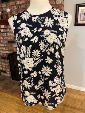 Theory Black Sleeveless Floral Shell Top with White Print